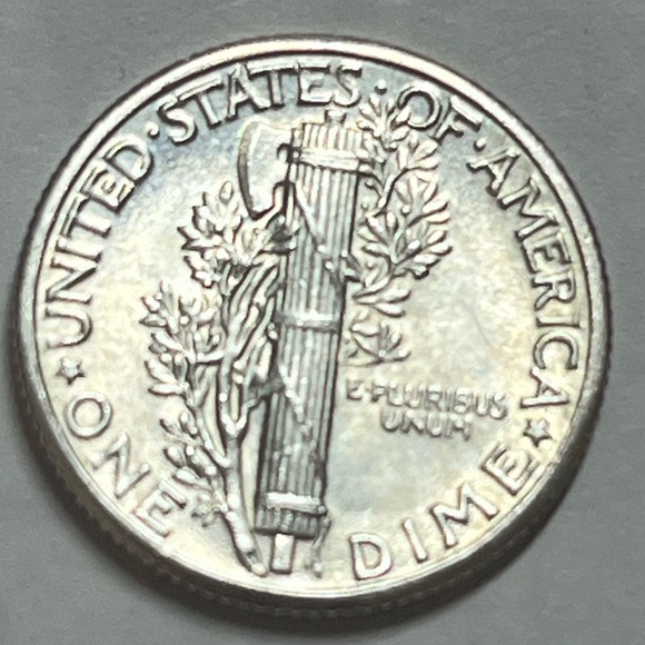 Silver Mercury Dime -MINT CONDITION - Rare - Picture 2 of 2